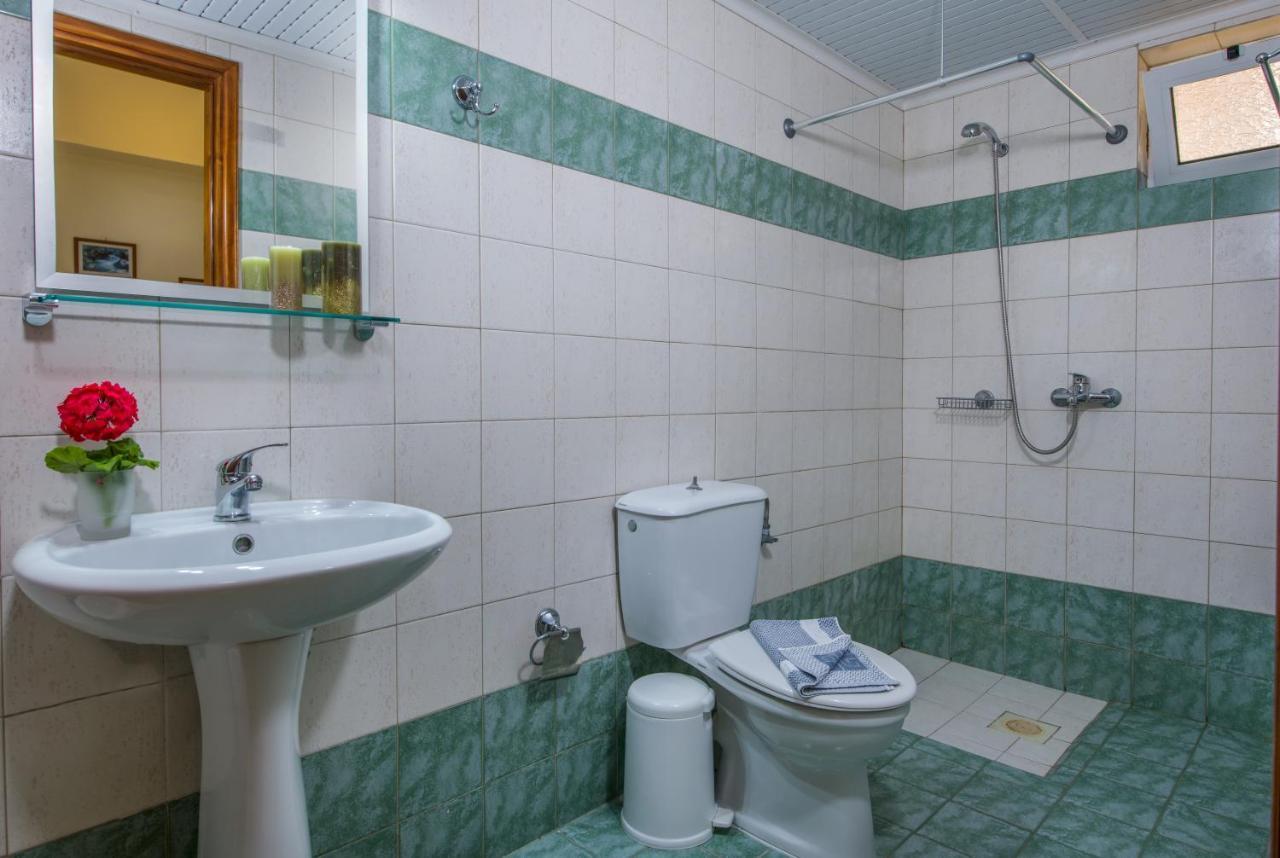 Dias Hotel Apartments Agia Marina Dış mekan fotoğraf